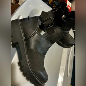 Black Ugg Motorcycle Boots. 100 leather. Excellent Condition. Worn twice.